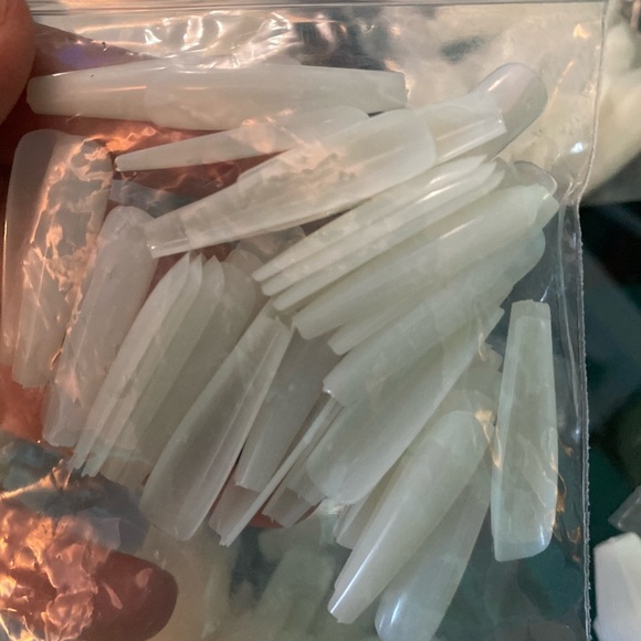 500PCS coffin nails + 4 glue + file and clippers - Picture 6 of 9